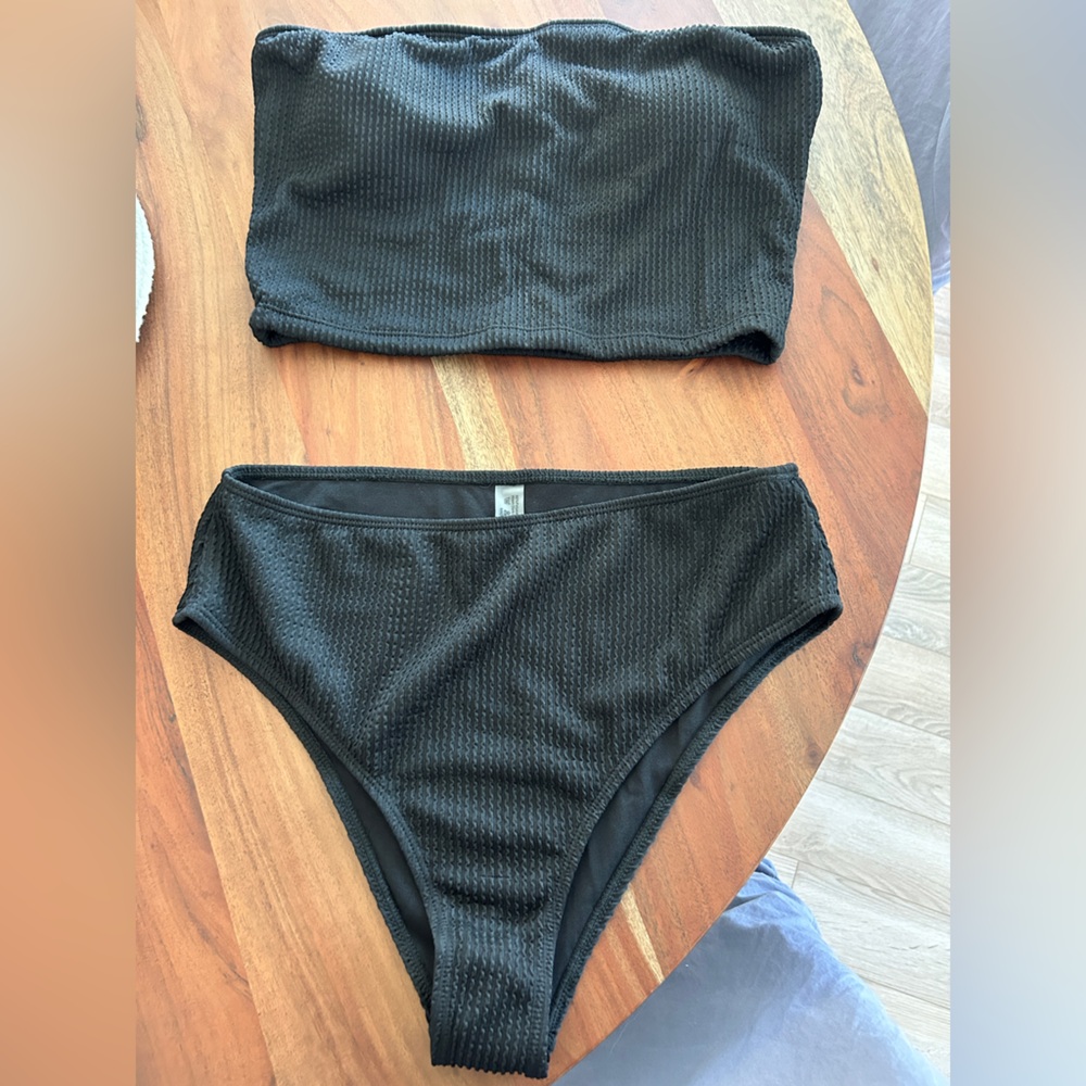 Black strapless bathing suit size xl, fits like lg